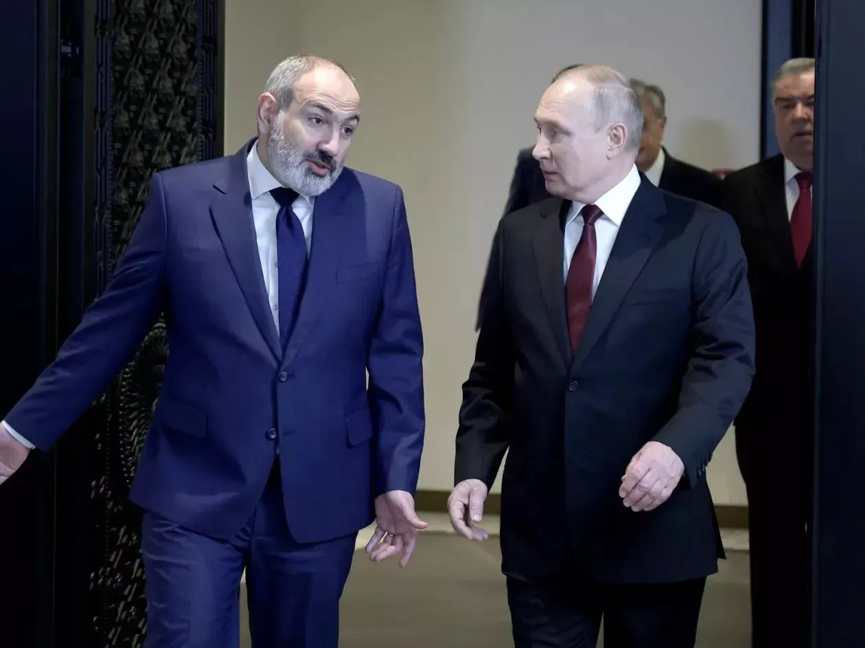 Премьер-министр Никол Пашинян заявил, что Ереван не вступит в антироссийские санкции Евросоюза, но и не будет содействовать их обходу; по его словам, экономика страны не выдержит санкционного давления.