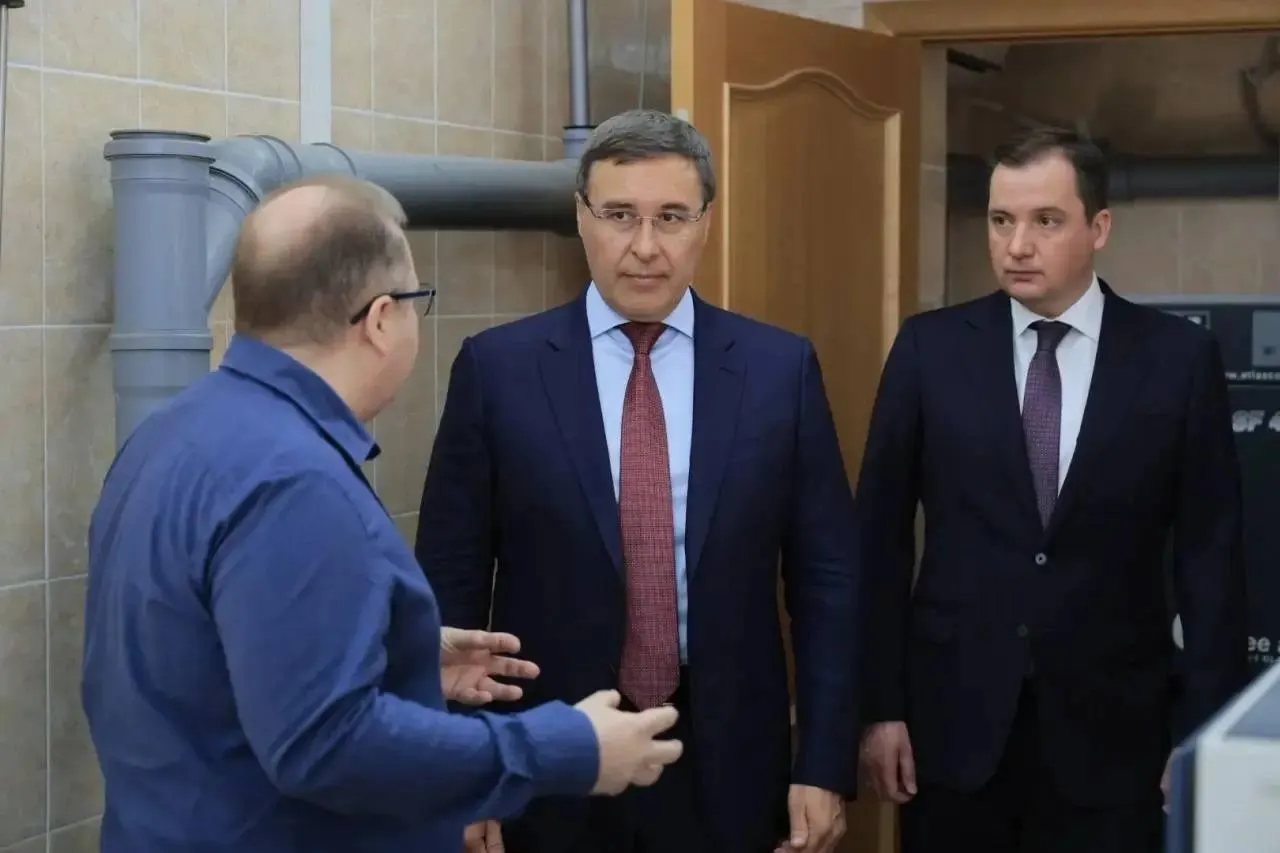 Глава Минобрнауки побывал в Центре коллективного пользования «Арктика» при САФУ и подчеркнул важность практического применения разработок местных ученых.