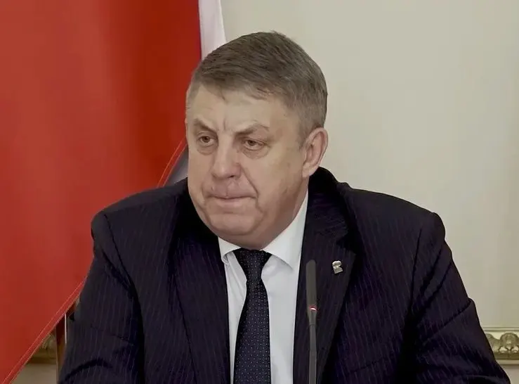 Александр Богомаз подал в отставку 13 мая; уже через день ЦИК утвердил его в качестве депутата Госдумы от «Единой России». Ранее он был губернатором Брянской области, значился среди самых обеспеченных глав регионов и находится в санкционных списках.