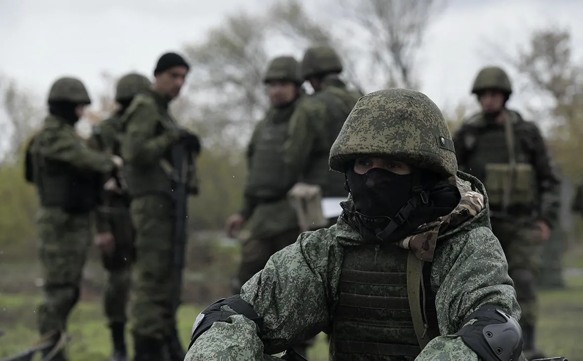 Бывшие кремлёвские чиновники, военные эксперты и представители западных разведок говорят, что отставание в технологиях и тактике, а также пределы производства в ВПК делают новую мобилизацию или радикальные меры практически необходимыми.