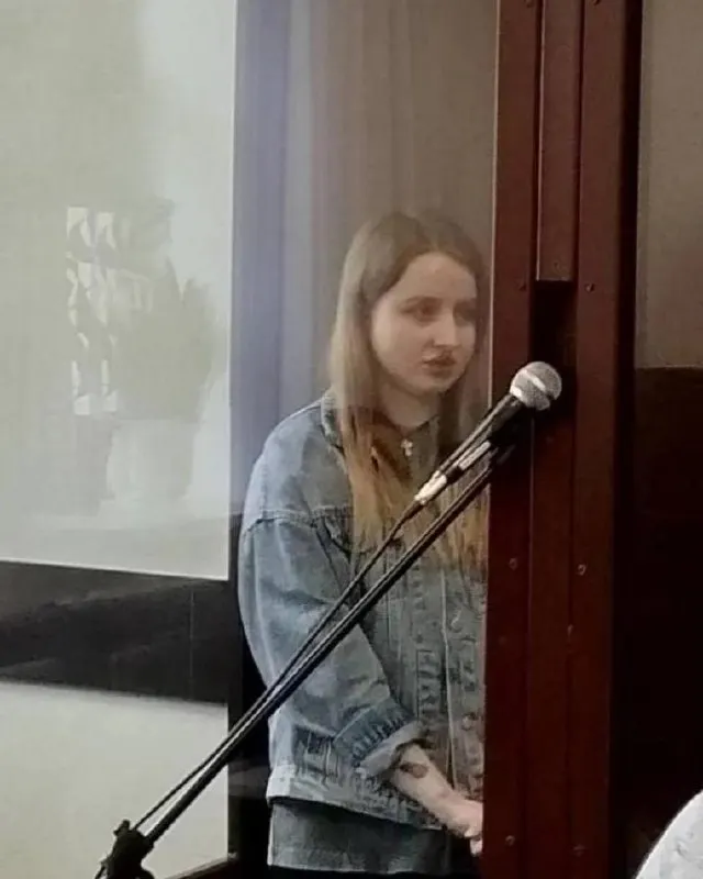 Женщина выступала курьером в телефонной мошеннической схеме: пожилых людей из Архангельской и Ульяновской областей обманом принуждали отдать сбережения.