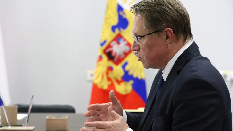 Министр здравоохранения сообщил о росте приёма в медицинские программы и о введённом законе об обязательной отработке для выпускников медвузов сроком до трёх лет с возможностью трёхкратного возмещения стоимости обучения при нарушении обязательств.