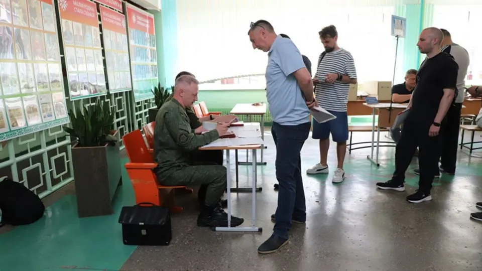Минобороны Беларуси объявило о плановых мобилизационных учениях в Гродненской области с 17 по 26 июня; запасников будут вызывать на проверочные сборы. Мероприятия проходят на фоне усиленного давления со стороны России и требований участия в эскалации конфликта с Украиной.