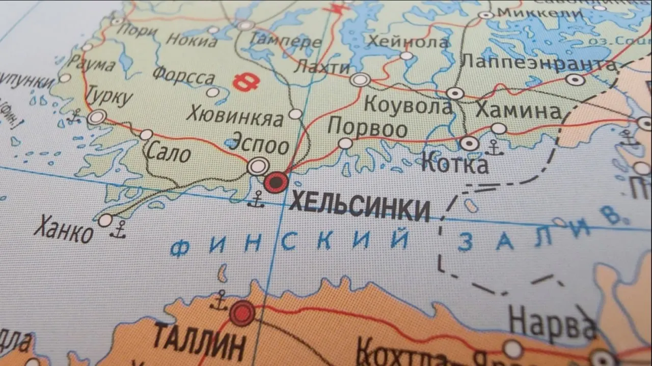 С 1 июля Россия увеличила таможенные пошлины на железнодорожные перевозки в восемь раз — поставки удобрений становятся убыточными и могут прекратиться в ближайшие недели.