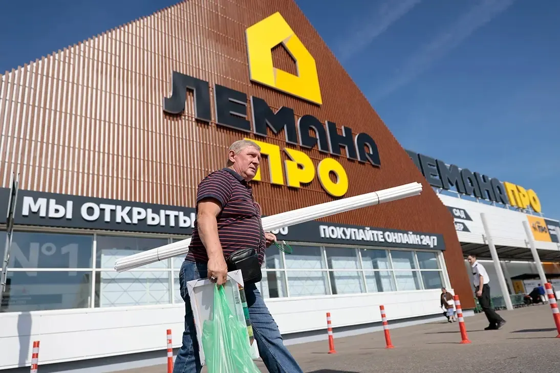 Назначение нового руководителя Ле Монлид и передача активов FM Logistic под временное управление после указа о разделе активов на фоне судебных и корпоративных процессов.
