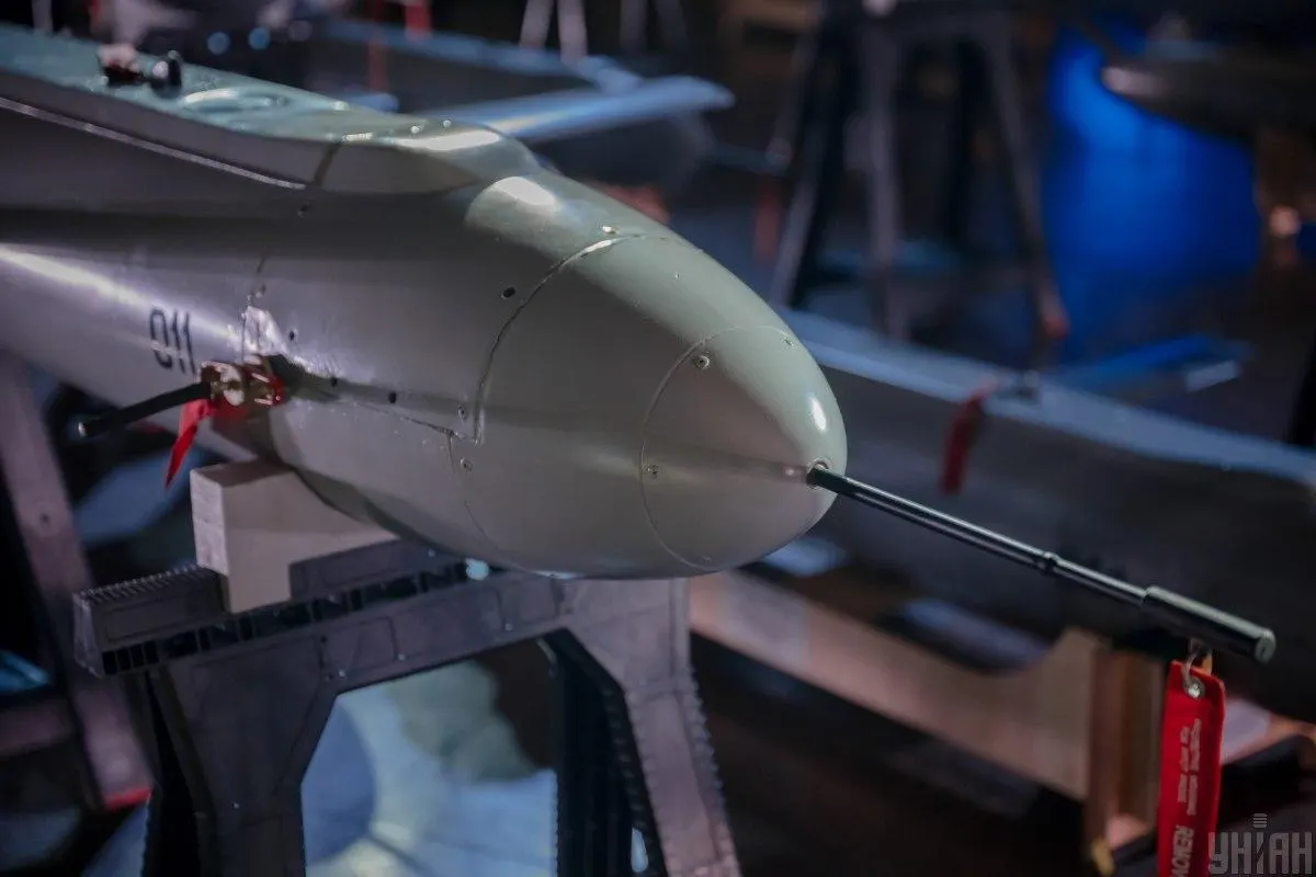 Силы обороны усилили возможности deep strike: с 2022 по 2026 год дальность ударов выросла от ~650 км до примерно 1 750 км. В числе поражённых целей — НПЗ в Республике Коми, объекты в Уфе, Салавате, Саратовской области и недавний пожар на Туапсинском НПЗ.