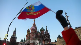 В России разгорелся масштабный кризис неплатежей: просроченная задолженность компаний перед поставщиками и контрагентами превысила 8,2 трлн рублей, что составляет почти 4% ВВП. Резкий рост долгов связывают с повышением налоговой нагрузки и сокращением бюджетных расходов.