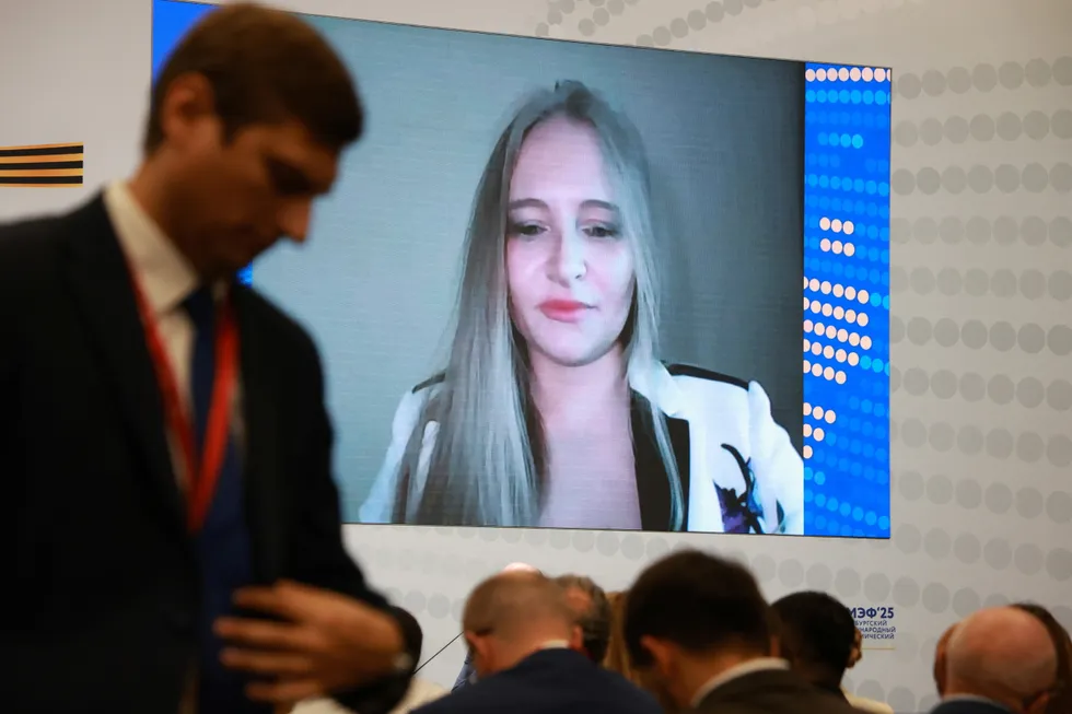 В МГУ презентовали факультет искусственного интеллекта — часть создаваемой «экосистемы» ИИ. Руководство, источники финансирования и сотрудничество с Китаем сочетаются с жёстким ограничением доступа к новым вычислительным мощностям.