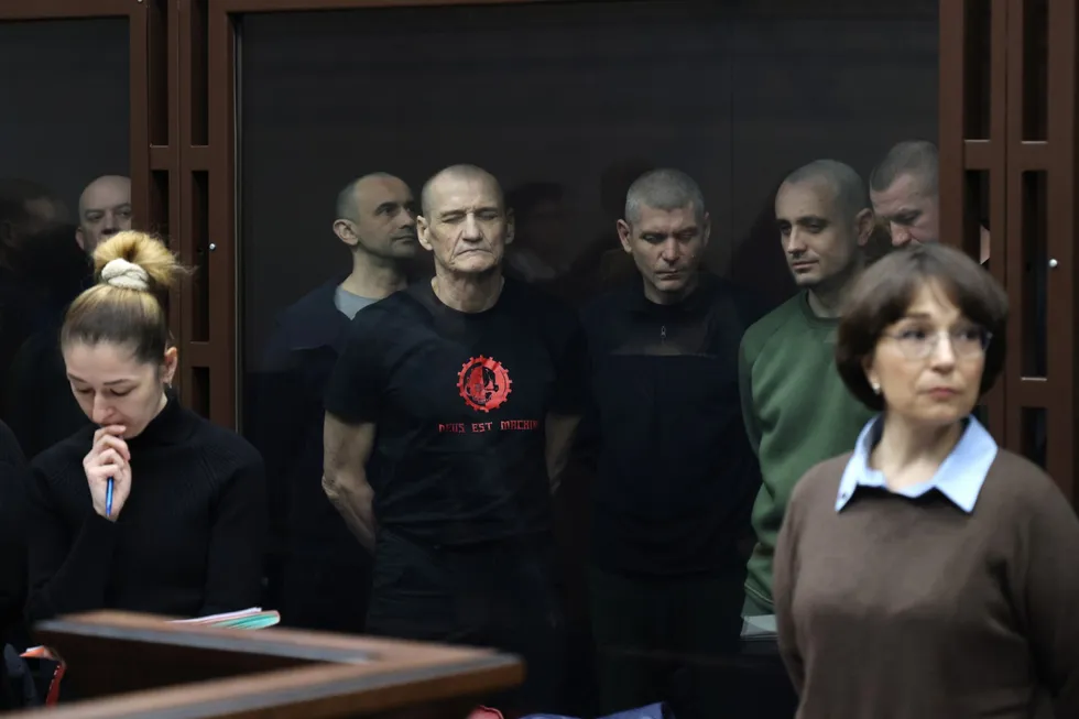История группы жителей оккупированного Херсона, которых удерживали в подпольной тюрьме, пытали, вынудили к признаниям и приговорили к срокам до 20 лет лишения свободы по обвинениям в подготовке покушений на ставленников российских властей.