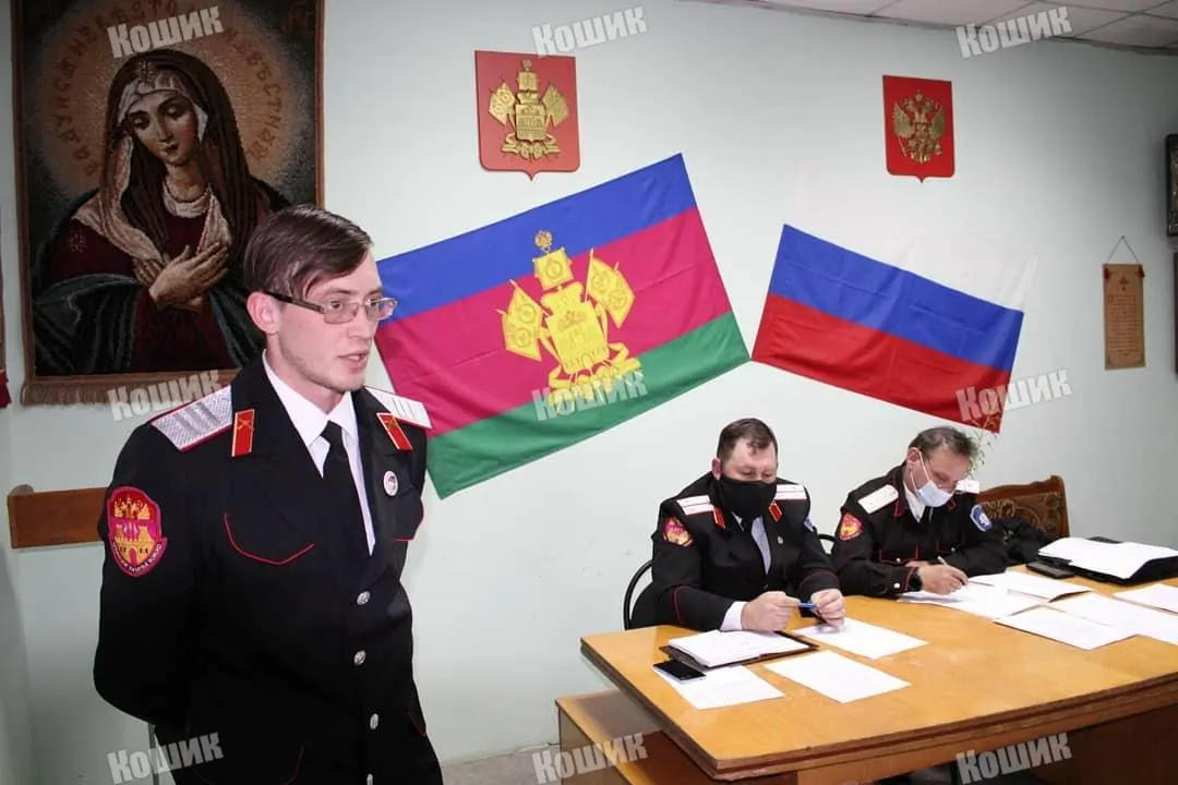 По данным следствия, 31-летний мужчина похитил и задушил ребёнка, тело было найдено спустя пять дней поисков; подозреваемый задержан.