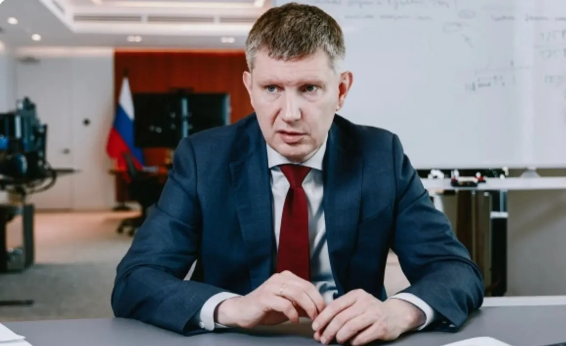 Глава Минэкономразвития Максим Решетников назвал три основных направления — структурные реформы, бюджетную консолидацию и сохранение гибкости экономики — которые должны повысить инвестиции, занятость и производительность.