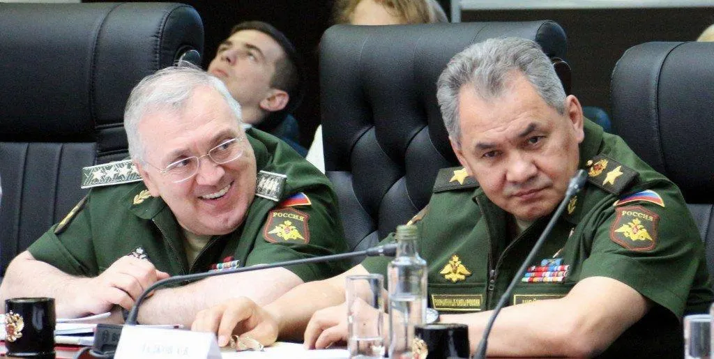 Суд в Москве удовлетворил иск Генпрокуратуры и взыскал у бывшего первого замминистра обороны и членов его семьи активы общей стоимостью 5,5 млрд руб.; заседания проходили в закрытом режиме.