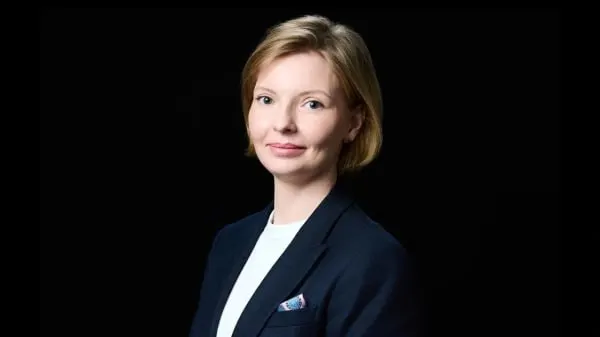 С 1 сентября владельцы доменов в зонах .ru, .рф и .su обязаны пройти идентификацию через портал «Госуслуги». Новые правила затронут управление цифровыми активами компаний и потребуют пересмотра процедур у владельцев крупных портфелей.