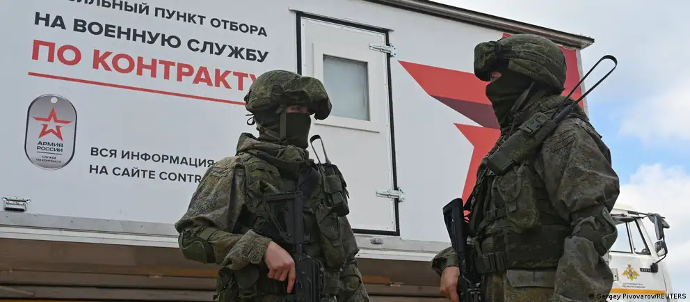 Парламент принял закон, запрещающий выдворять из России иностранных граждан, служащих по контракту или ранее участвовавших в боевых действиях в составе российских войск, и решил арестовывать имущество уехавших граждан для обеспечения штрафов.