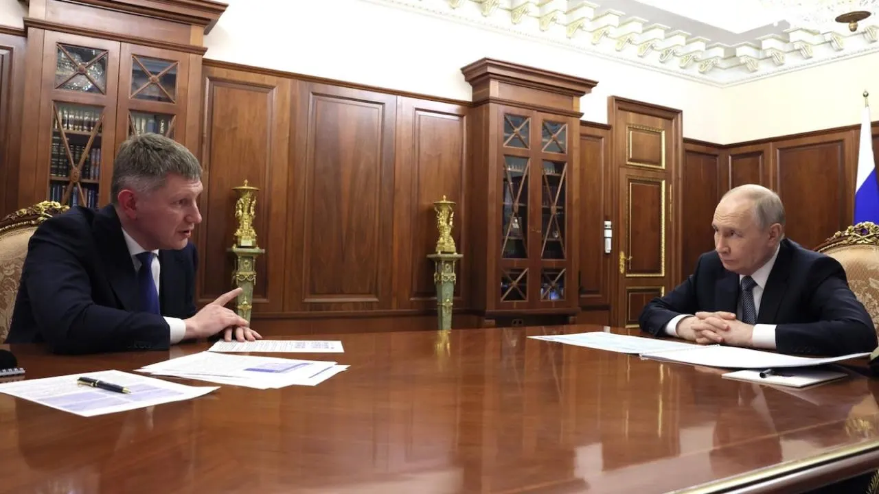 Министр экономического развития Максим Решетников доложил президенту, что экономика России демонстрирует более высокие темпы роста, чем США, несмотря на санкции; по уровню ВВП на душу населения страна значительно отстает от развитых государств, следует из данных МВФ.