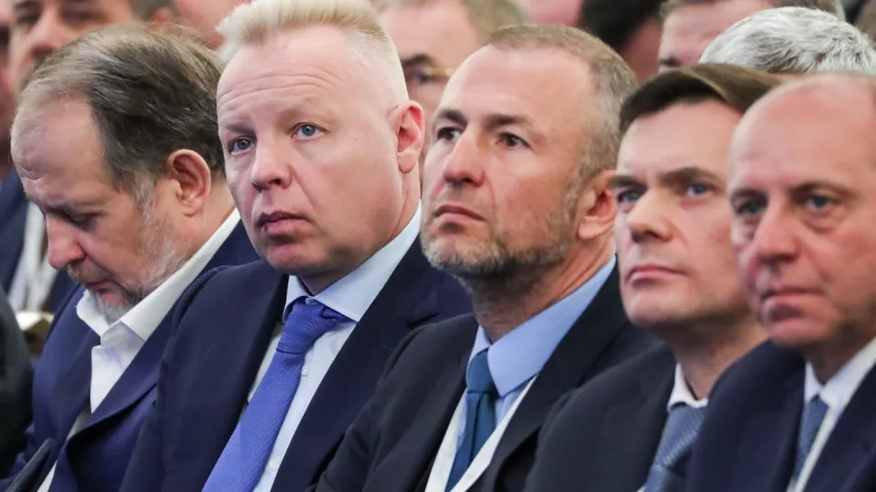 Крупное бизнес‑объединение выступило за запрет публикации судебных актов и сведений об участниках в делах о возмещении ущерба от санкций; идея обсуждается в администрации президента и ряде ведомств.