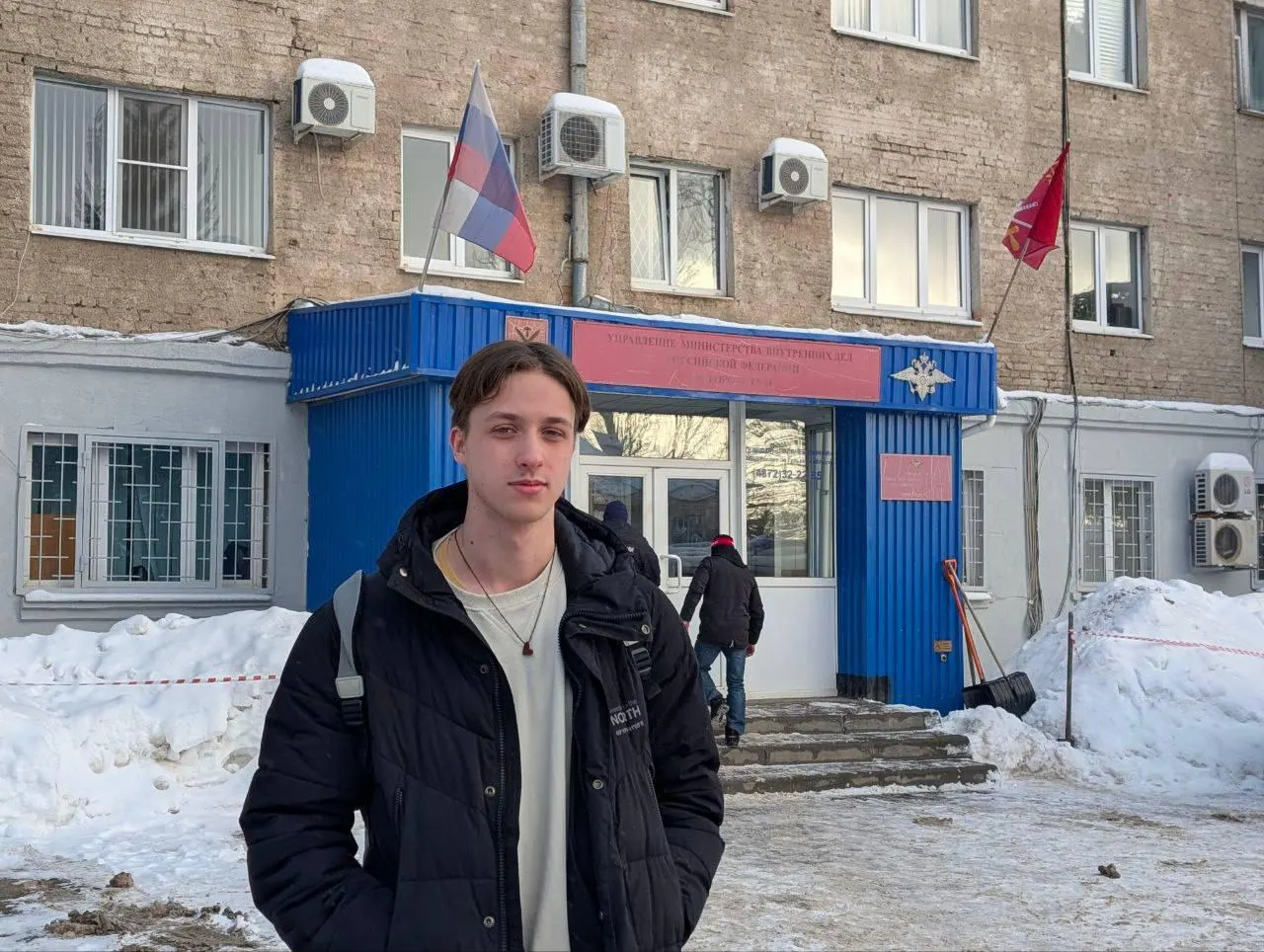 19‑летний тульский активист Евгений Малюгин включён в реестр «иностранных агентов». Он считает, что решение было принято задолго до официального уведомления и намерен его оспаривать. Ранее против него возбуждали административные дела; в феврале он покинул Россию.
