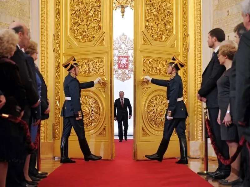 Президент России сегодня выступит с крупной речью на пленарном заседании ПМЭФ. Начало — в 16:00 по Самаре. В центре внимания — специальная военная операция на Украине и вопросы вмешательства НАТО.