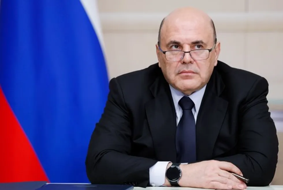 По данным утечек, в 2022 году близкая родственница премьер-министра разместила в банке крупный депозит — сумма на счёте выросла вдвое за год, тогда как её официальные доходы не соответствуют таким накоплениям. В расследовании также прослеживаются связи с бизнесменом, ранее близким к семье.