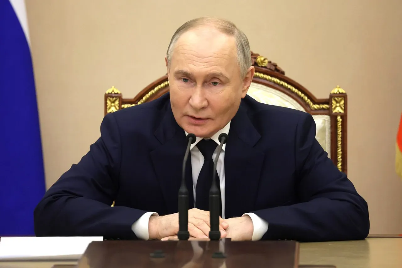 Президент потребовал обеспечить непрерывность работ на Балтийском заводе при строительстве двух атомных ледоколов и подчеркнул важность дальнейшей реализации проекта «Лидер».