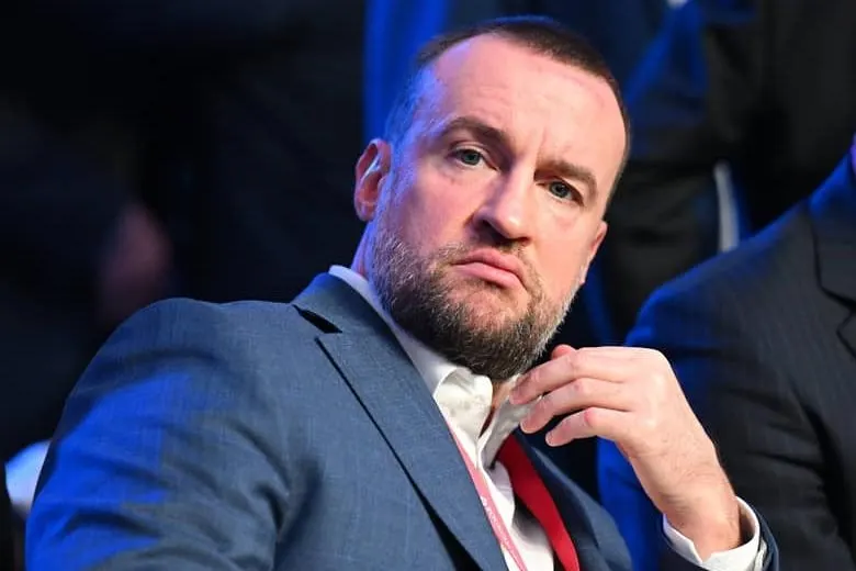 Андрей Патрушев стал совладельцем проекта по разработке месторождения Тан в Якутии — сделка совпала с беспрецедентным ростом мировых цен на золото и обсуждением масштабного увеличения добычи в России.