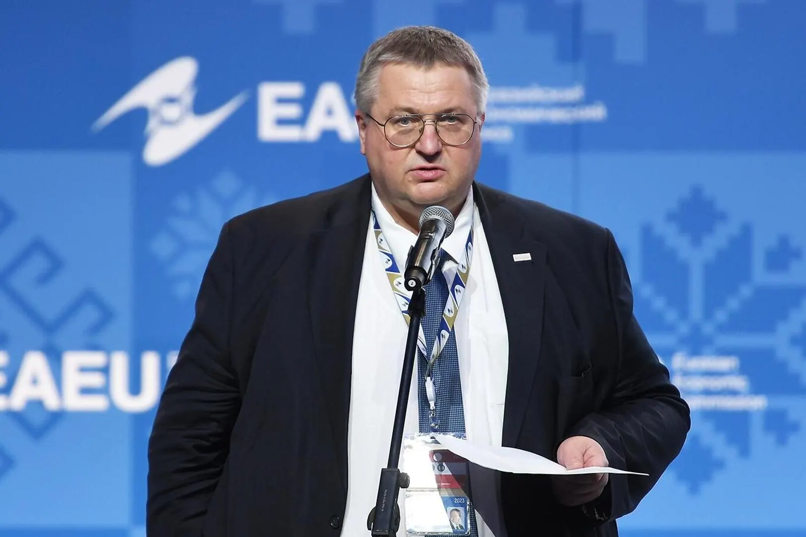 Вице‑премьер заявил, что до декабря будет проработан вопрос приостановки членства Армении в ЕАЭС; Москва угрожает свернуть поддержку и уже ввела ограничения на ряд армянских товаров.