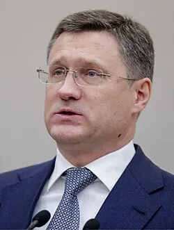 Вице‑премьер сообщил, что на штабе по топливному рынку приняли решение продлить запрет на экспорт бензина для производителей и непроизводителей; запрет на дизель обещают снять по мере восстановления рынка.