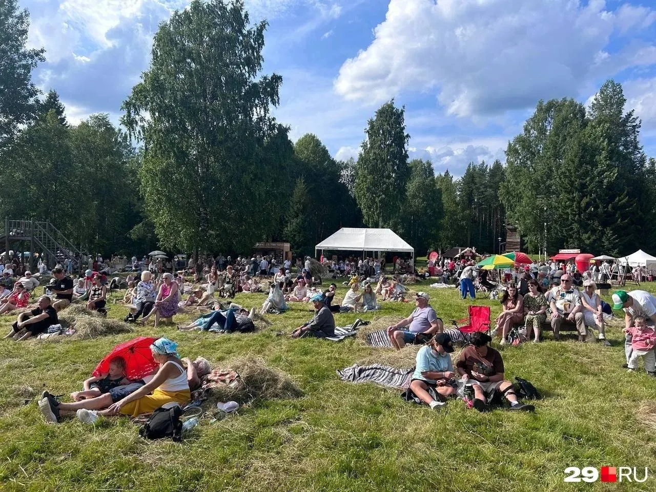 Расписание второго дня фестиваля: сенокосные активности, конкурсы, мастер‑классы, концерт, ярмарка и дегустация.