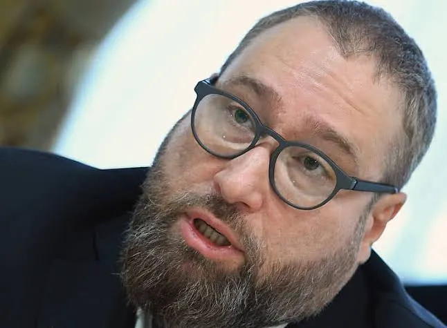 Первый зампред комитета Госдумы по информполитике Антон Горелкин заявил, что введение санкций Евросоюза против VK и разработчика мессенджера «Макс» следует рассматривать как официальное признание их вклада в цифровой суверенитет России.