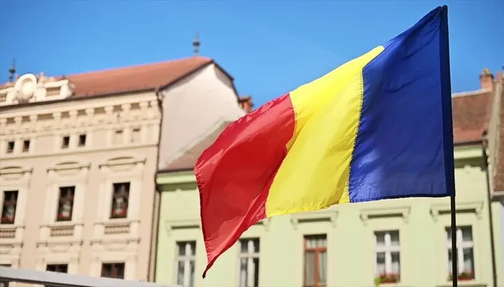МИД Румынии потребовал выезда российского дипломата после того, как вооружённые силы страны 24–26 июля сбили три беспилотника; дипломатам показали обломки одного из аппаратов, посла в Москве отозвали для консультаций.