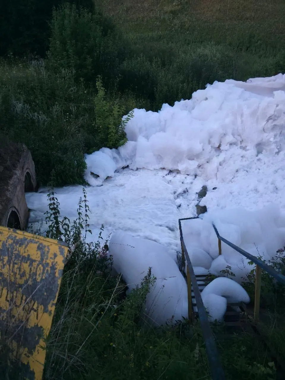 Татарстанский следком должен доложить председателю СК о ходе проверки инцидента со сбросом пены в реку Тунгуча; исполнение поручения взято под контроль центрального аппарата.