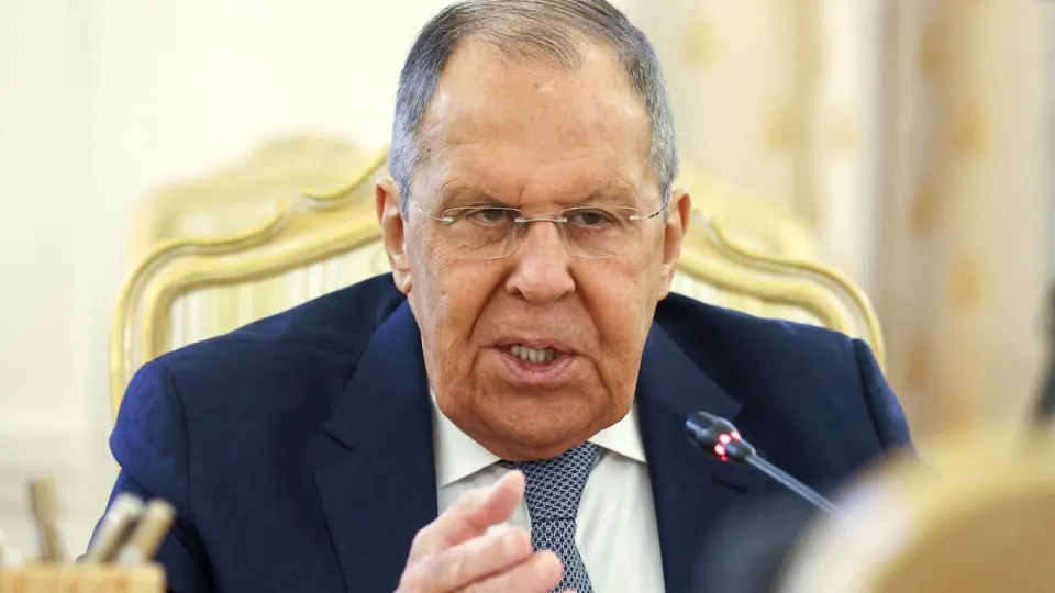 Глава МИД Сергей Лавров заявил, что Москва не прекратит военные действия против Украины, пока не будут достигнуты цели, поставленные президентом в июне 2024 года. Он также обвинил западные страны в переходе от «готовности к переговорам» к ультиматумам и в подрыве ранее достигнутых соглашений.