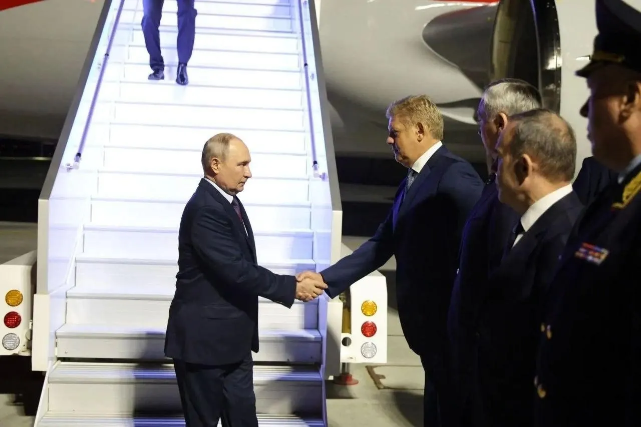 Президент России посетил Новосибирск в рамках поездки, приуроченной к открытию СКИФа — Сибирского кольцевого источника фотонов.