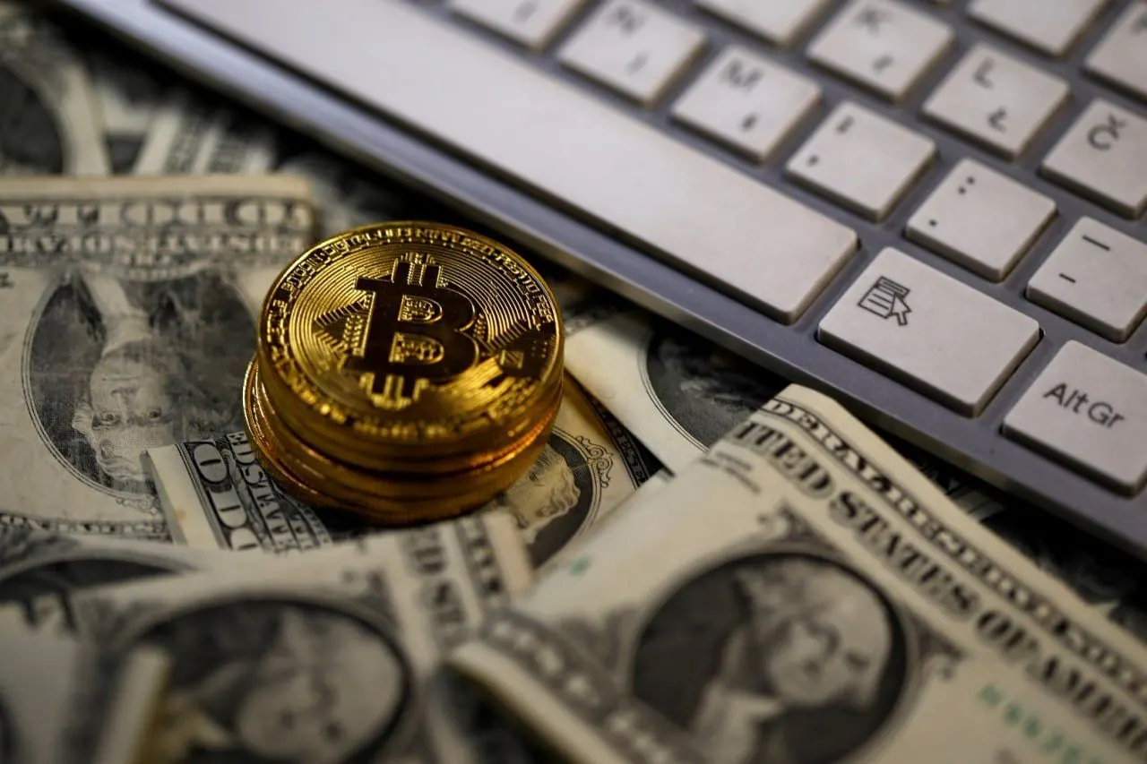 Правозащитники утверждают, что Binance передавала данные клиентов российским правоохранительным органам в рамках расследования по делу о финансировании терроризма; расследование затрагивает работу криптобиржи и взаимодействие с правоохранителями.