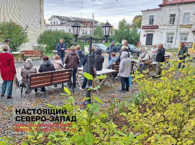 В Пинежье больницу перевели в Карпогоры, что ухудшило доступ к медицинской помощи и потребовало долгих поездок.