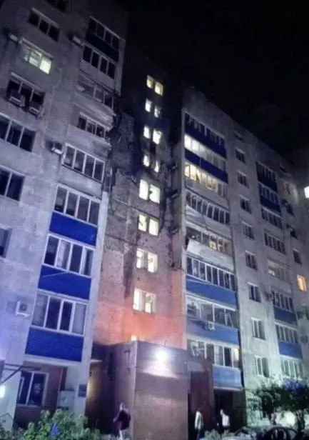 За ночь силы ПВО уничтожили 516 беспилотников; повреждены порт Усть-Луга и жилой дом в Новокуйбышевске; жертв нет.