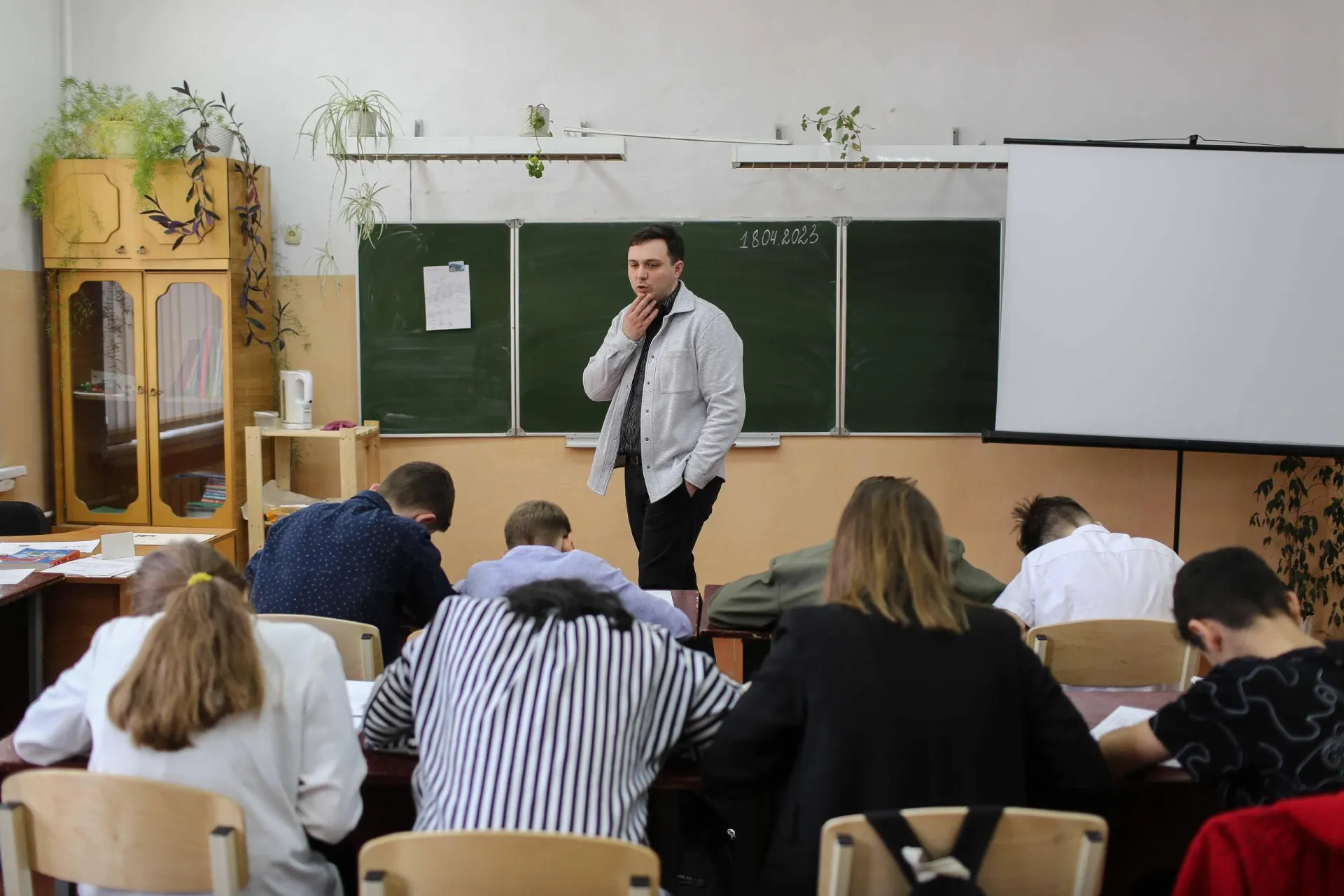 Минпросвещения добавило к расписанию ещё один час истории.