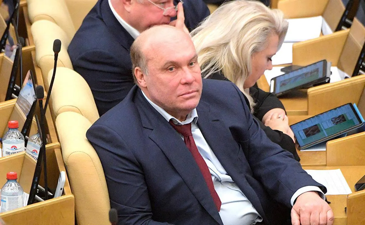 Депутат назвал сведения о возможной мобилизации слухами и предположил, что их распространяют иностранные спецслужбы для запугивания граждан.
