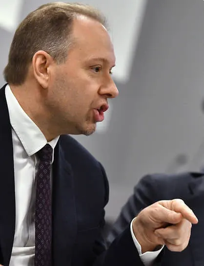 Политический комментарий о возвращении релокантов на фоне бытовых и бюрократических трудностей, а также разочарования в западном образе жизни.