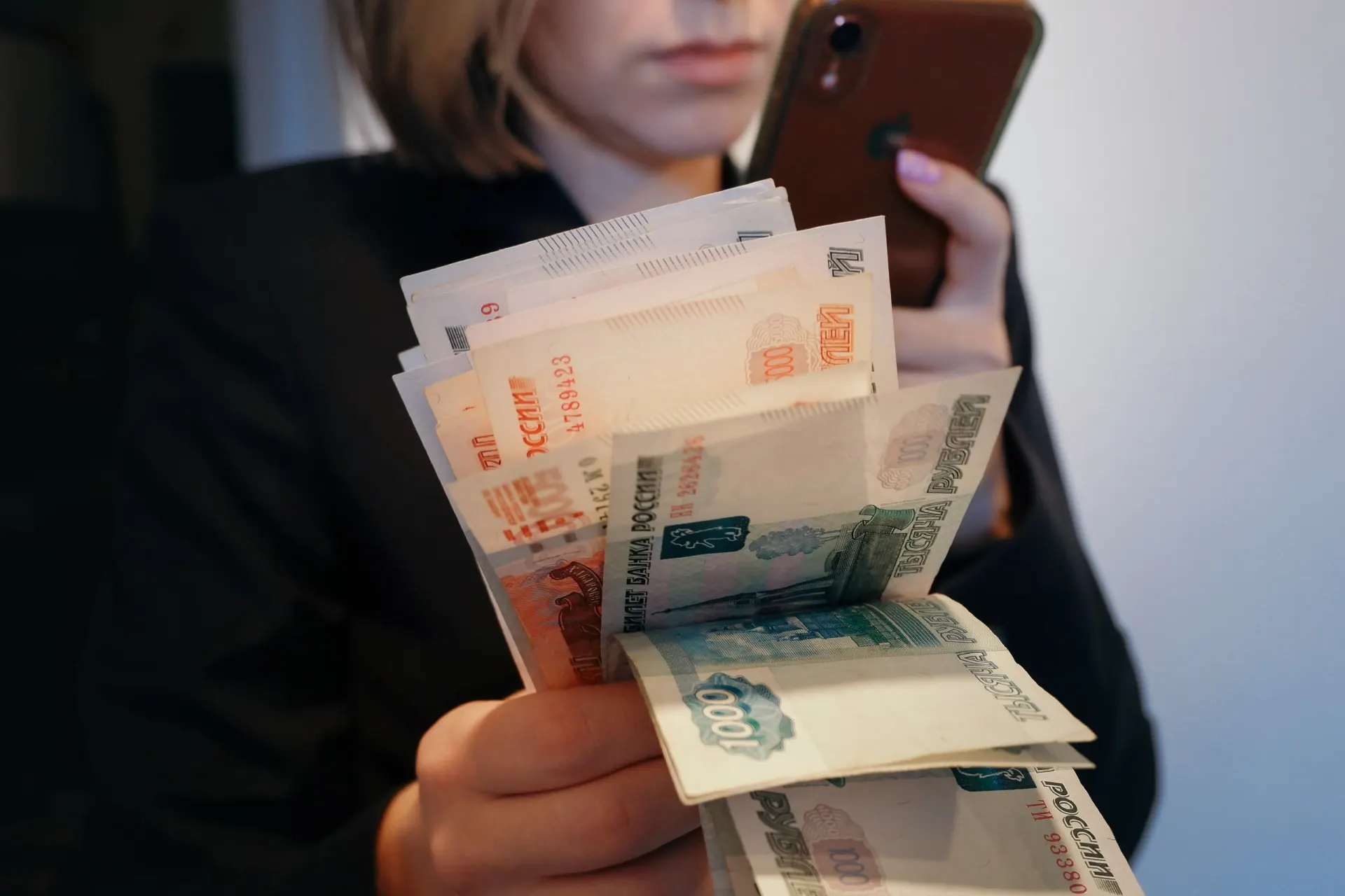 Разбираемся, какие факторы мешают росту российской экономики и почему ставка ЦБ не единственный тормоз.