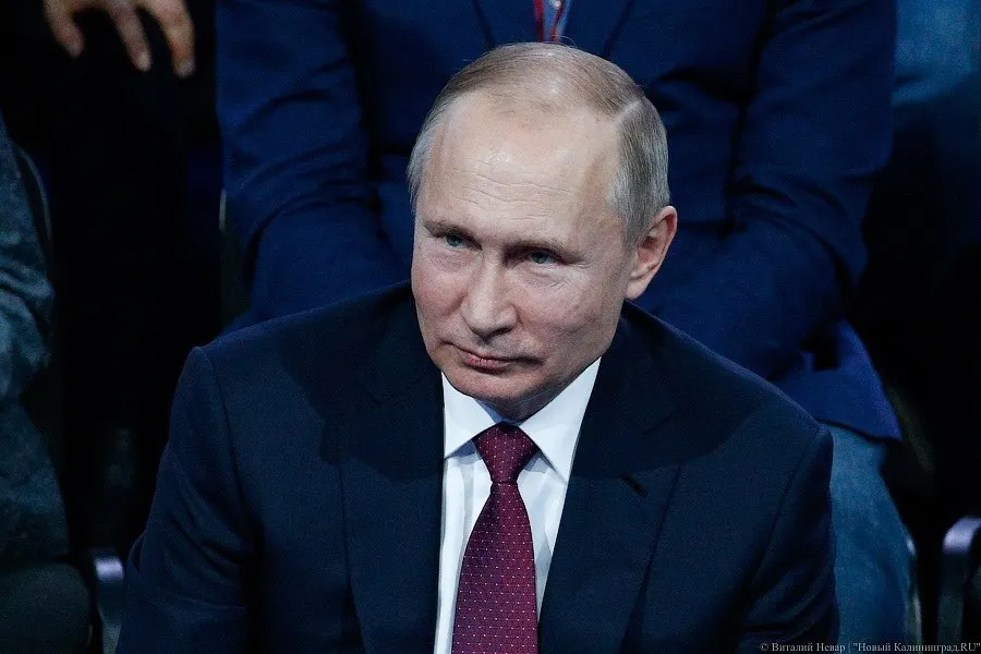 Президент РФ поручил внедрить во всех регионах систему независимой оценки качества и условий оказания услуг в социальной сфере через портал Госуслуги; данные будут передаваться на единый портал, доклад — до 1 февраля 2027 года.