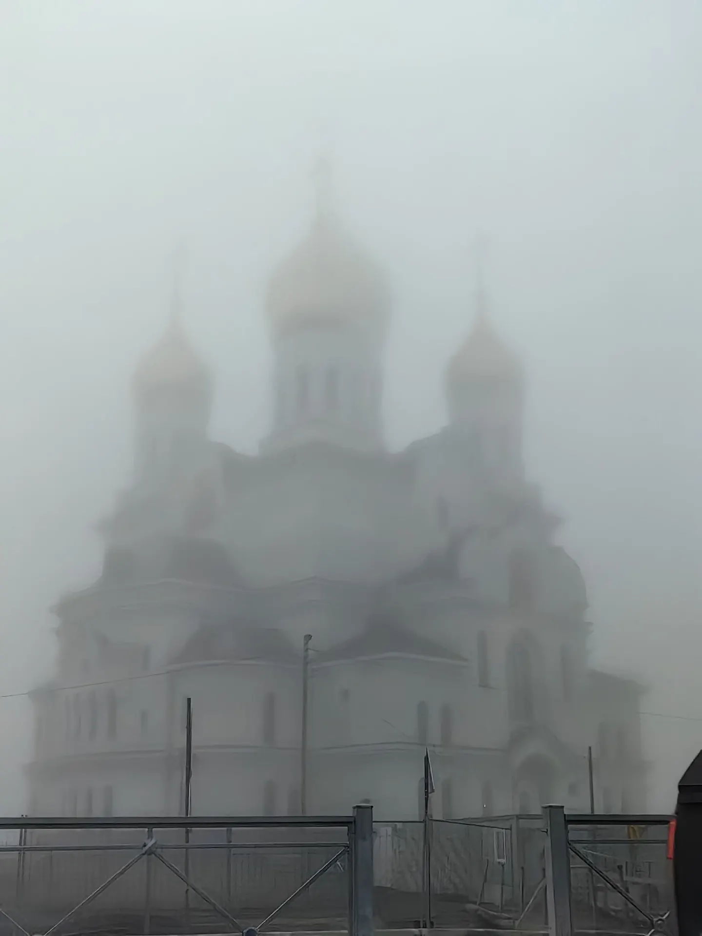 Горожане делятся атмосферными кадрами центра города и размышляют о праздновании Хэллоуина.