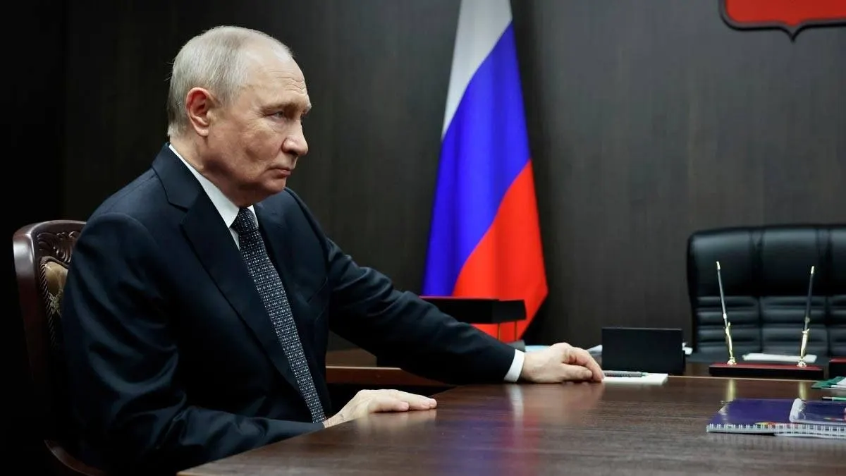 Россия планирует увеличить выпуск аккумуляторных батарей, обеспечить внутренний спрос к 2030 году и расширить применение аккумуляторных систем в энергосети; в Москве запущена ещё одна фабрика, акцент сделан на постлитиевых технологиях.
