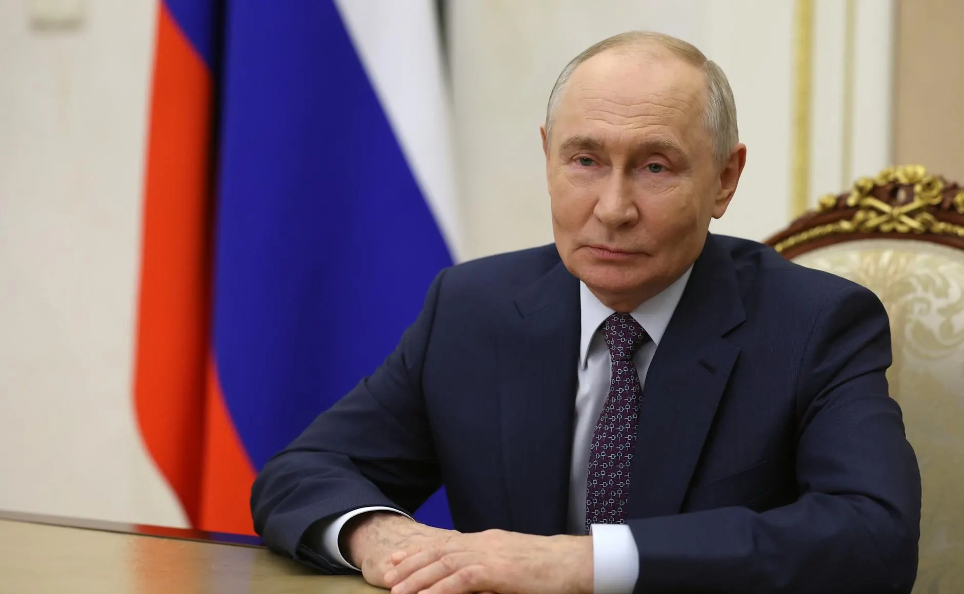 Президент поздравил педагогов с профессиональным праздником и выразил благодарность за их вклад в образование и будущее страны.